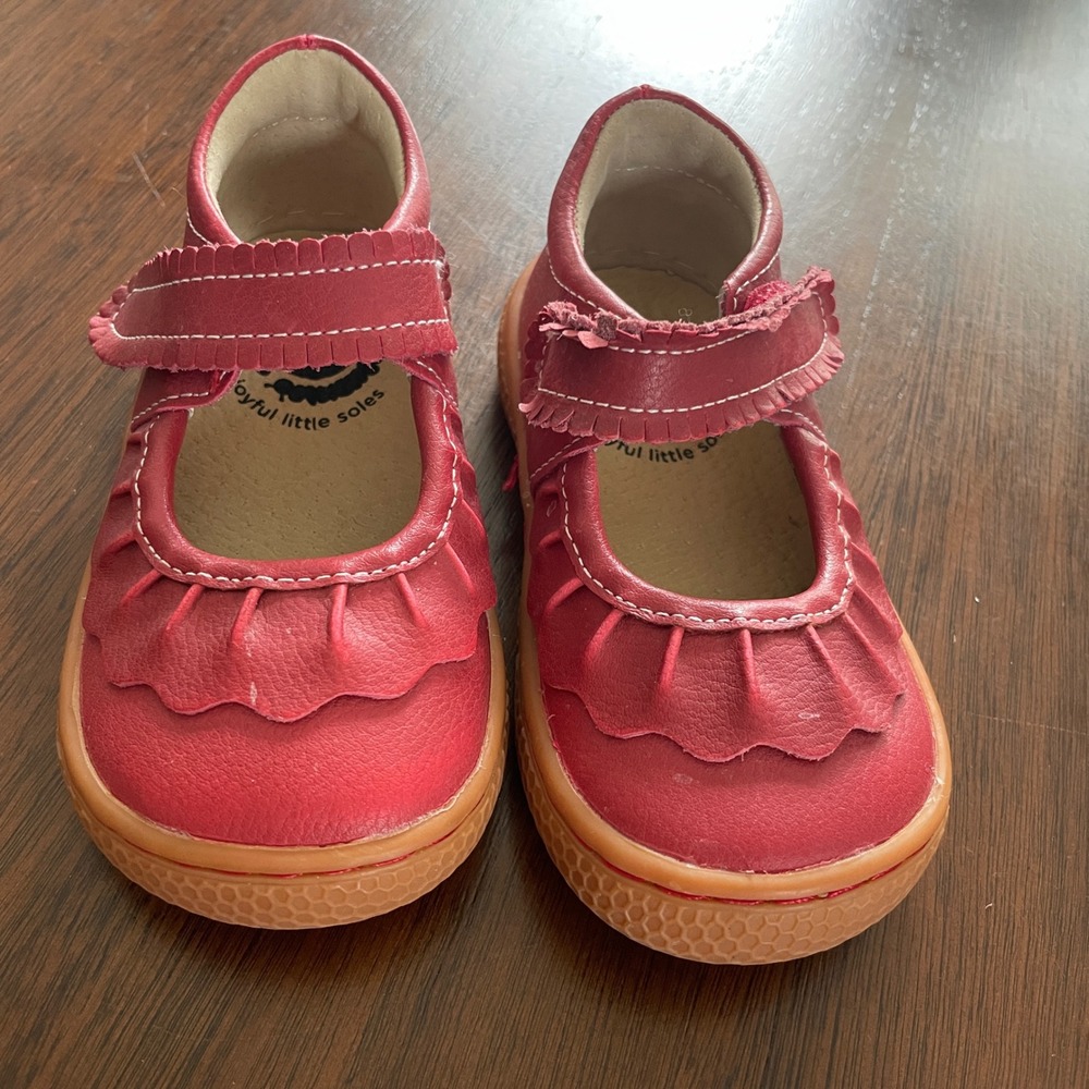Livie & Luca Mary Jane Kids Size 5 Red Leather Ruffle Scalloped Classic Shoe